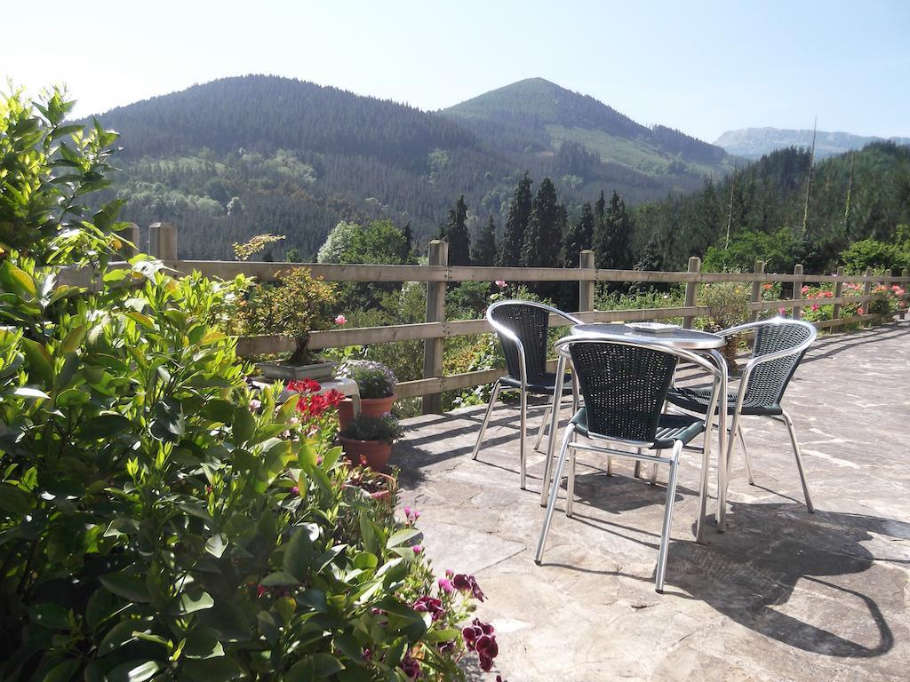 Отель Casa Rural Madariaga Артеа Экстерьер фото