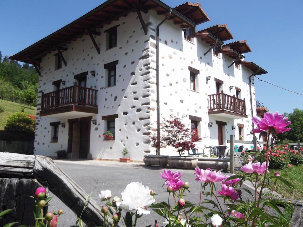 Отель Casa Rural Madariaga Артеа Экстерьер фото