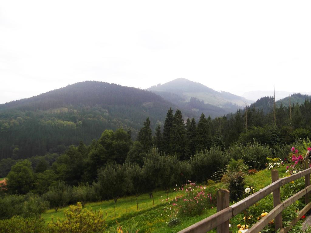 Отель Casa Rural Madariaga Артеа Экстерьер фото